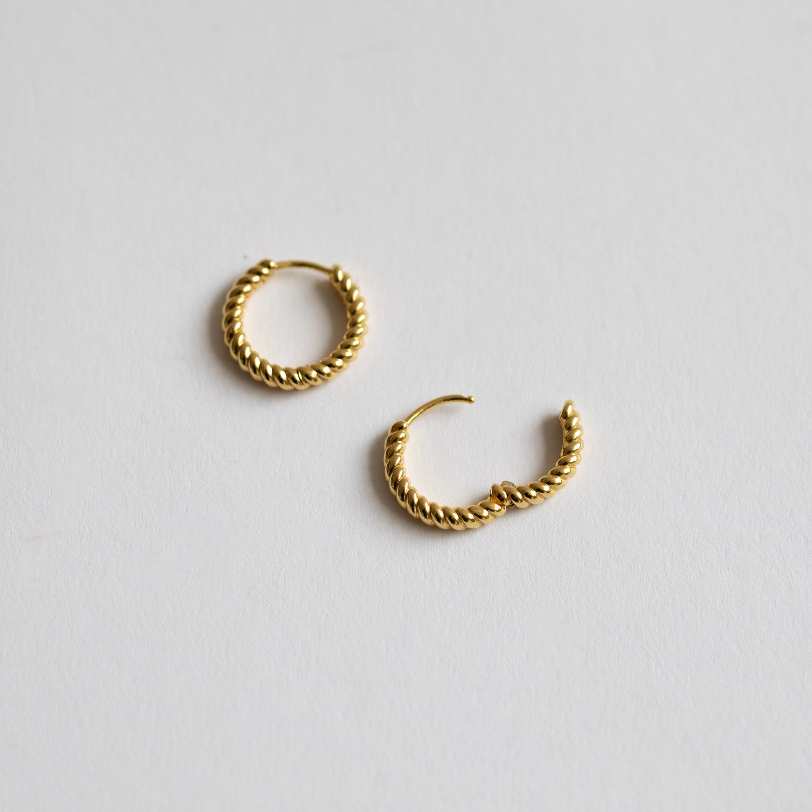 The Twisted Hoop – FOUNT