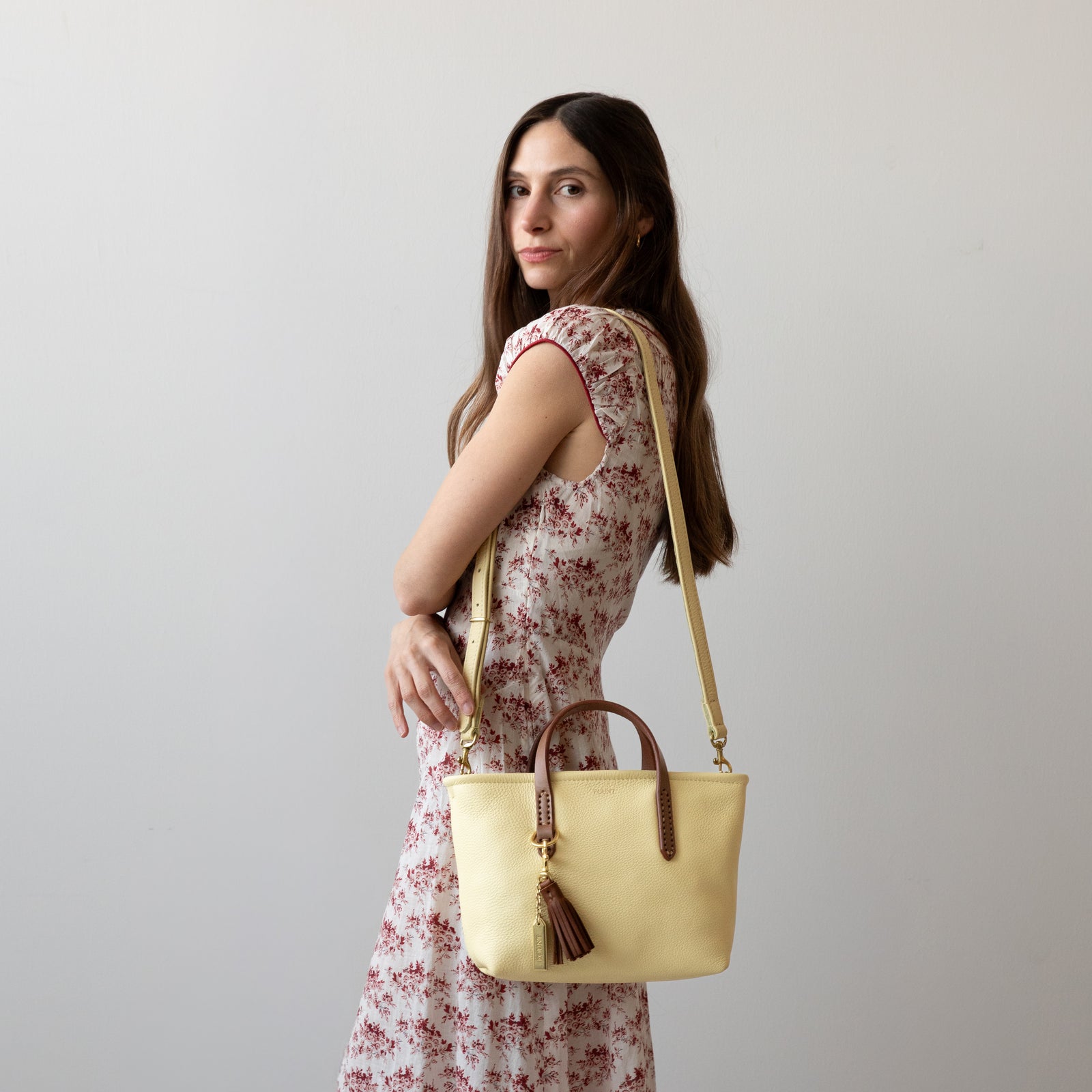 The Bellfield Crossbody in Limoncello – FOUNT